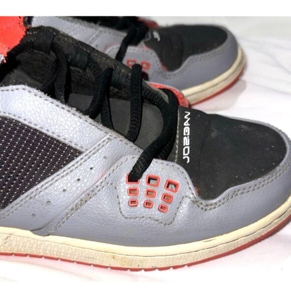 Nike Air Jordan Youth Basketball Shoes Size 5Y Black Red & Gray - Picture 7 of 10